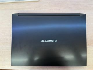 Portátil Gigabyte Negro