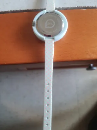 Reloj de pulsera Objects blanco y puntos rosa
