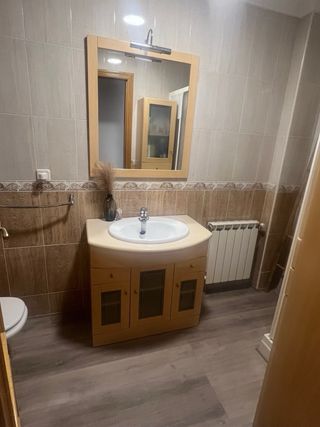 Mueble de baño con espejo