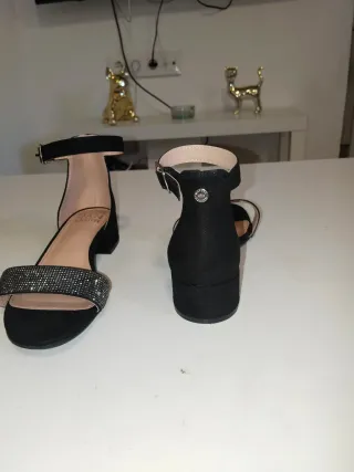 Sandalias Madden NYC Tacón Brillante Negro
