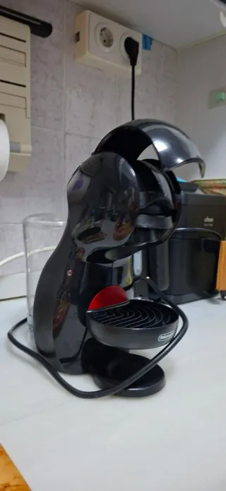Cafetera Dolce Gusto Negra