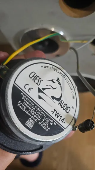 Altavoz Columna Artesanal Chess Audio