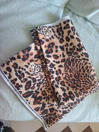 Tessuto fantasia maculata