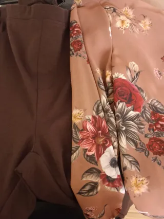 Set Pantalone + Blusa Floreale nuovi con etichetta