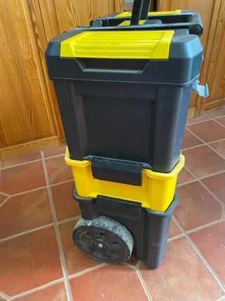 Caja de herramientas Stanley con ruedas