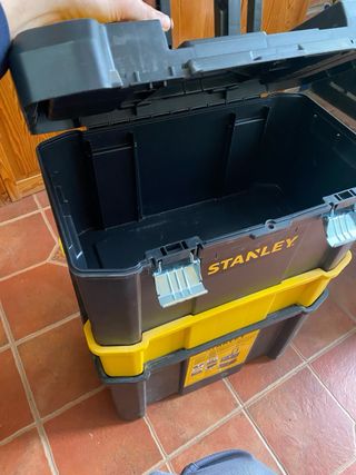 Caja de herramientas Stanley con ruedas