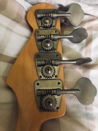 Bajo Fender Jazz Bass RI 75 Japan 1994