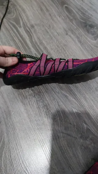 Zapatillas acuáticas talla 37 NUNCA USADAS