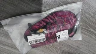 Zapatillas acuáticas talla 37 NUNCA USADAS