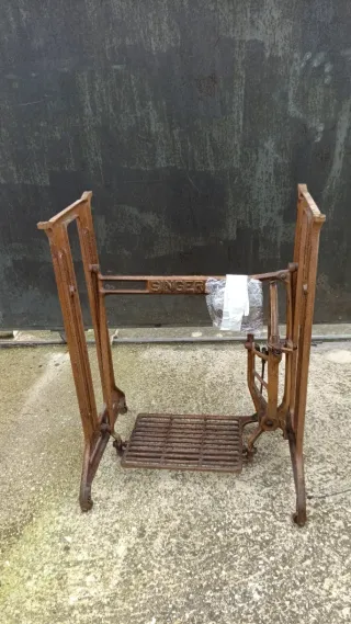 Pie máquina coser SINGER