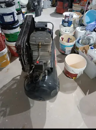 Einhell Compresor  2 HP,100L,de correa