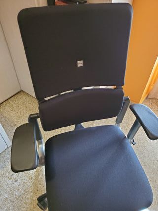Silla de oficina Steelcase Please II negra