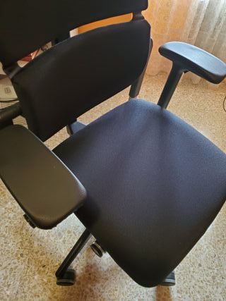 Silla de oficina Steelcase Please II negra
