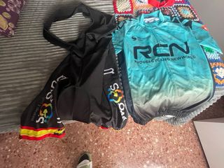 Maillot y culotte BH ciclismo