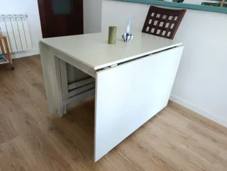 Mesa abatible madera Ikea.
