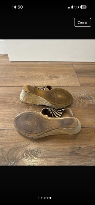 Sandalias cuña El Corte Inglés estampado cebra