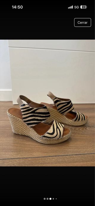 Sandalias cuña El Corte Inglés estampado cebra
