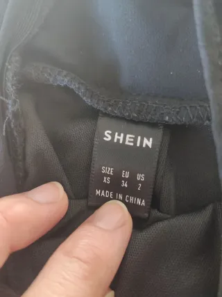 Vestido largo negro con tirantes