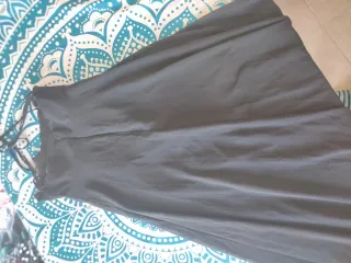 Vestido largo negro con tirantes