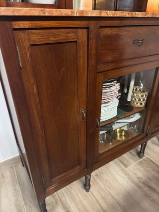 Aparador antiguo madera y mármol