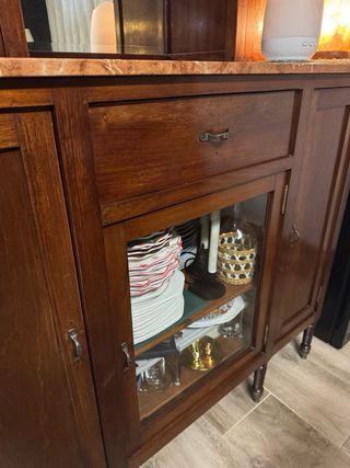 Aparador antiguo madera y mármol