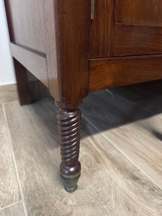 Aparador antiguo madera y mármol