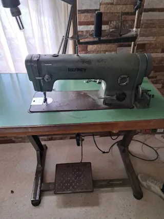 Máquina de coser industrial Refrey