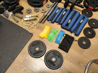 Pack gimnasio. Bicicleta spinning y pesas.