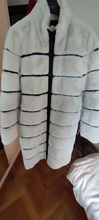 Elegante abrigo blanco talla S 34/36