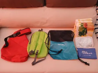 Mochilas y bolsas de rafia