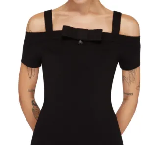 Top negro con lazo y araña