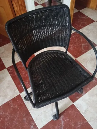 Silla de oficina IKEA negra