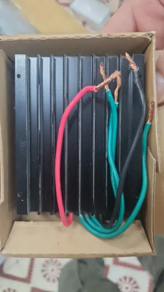 Aerogenerador Vertical 600W 48V con Controlador