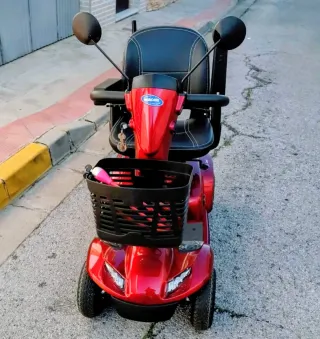 Scooter modelo Leo marca Invacare Rojo KM CERO