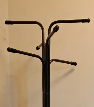 Perchero RIGG diseño Tord Björklund