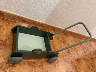 Mecedora para bebé gris y blanca