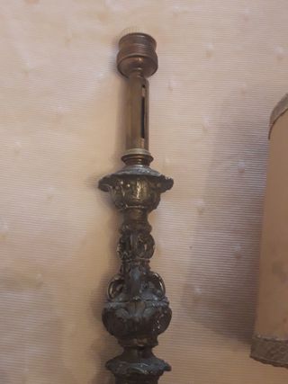 Antigua lámpara de mesa