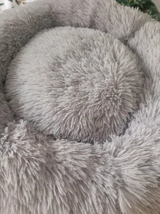 Cama redonda suave para mascotas