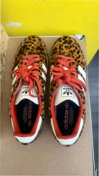 Adidas Samba OG Leopardo Rojo Talla 41