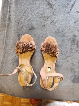 Sandalias Beige y Rosa con Flecos