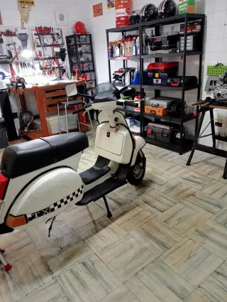 Vespa TX 200 sin motor