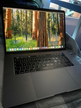 Macbook modelo A1990 1tb almacenamiento NEGOCIABLE