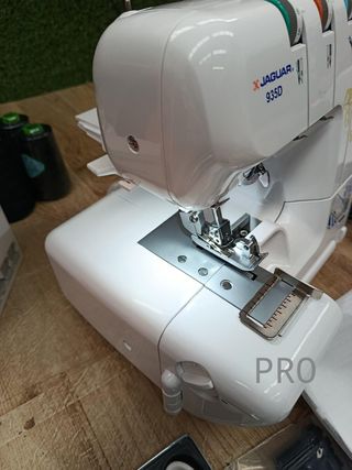 Máquina de coser Serger - 935D - Jaguar