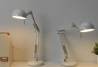 Lámpara de escritorio Ikea/blanca