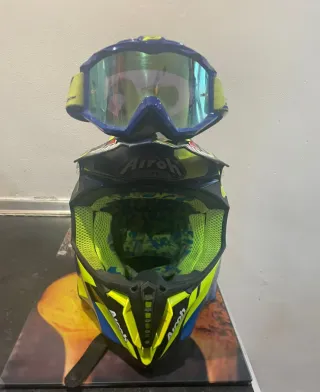Casco Moto Cross Airoh Azul y Amarillo talla s