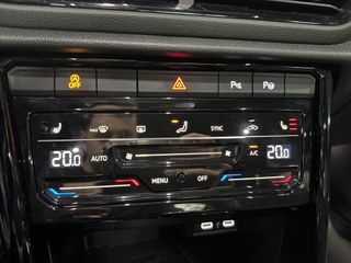 Volkswagen TROC 150cv DSG Dark Line