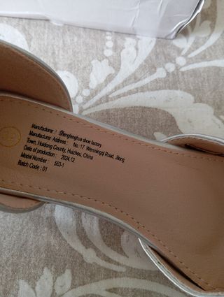 Zapatos plateados para niña