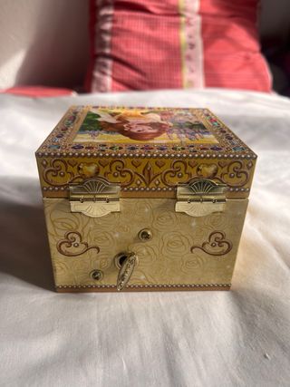 Caja Musical Bella y Bestia