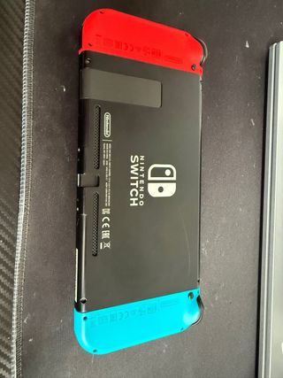 Nintendo Switch con estuche de viaje