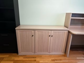 Escritorio madera con estantería